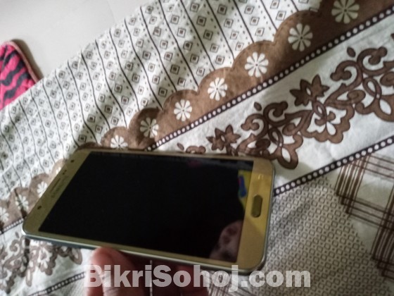 Samsung Galaxy J7